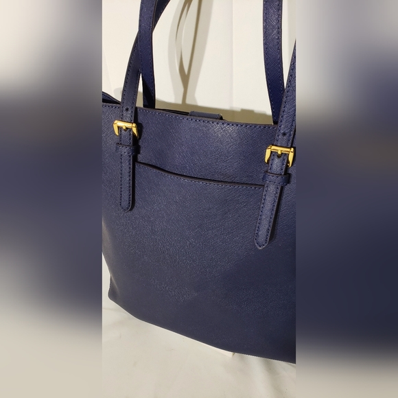 Michael Kors Jet set leather tote. EUC - Picture 9 of 15